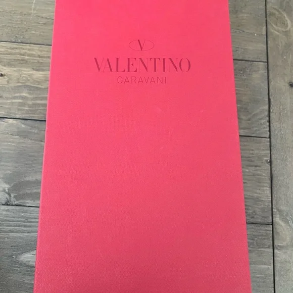 ✨Valentino Rockstud✨ Black Leather Ankle Strap Sandal - Picture 11 of 11